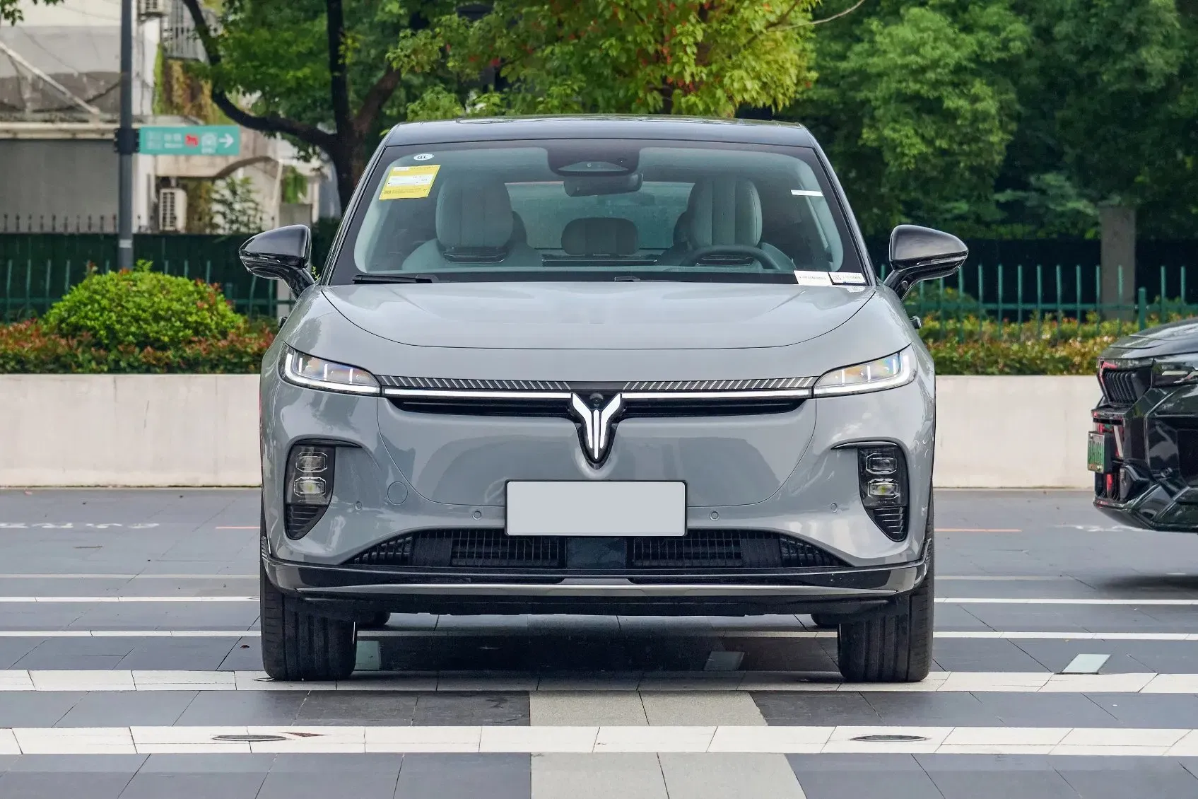 imgi_100_Voyah-Courage-Stylish-SUV-New-Energy-Vehicles-Electrical-Car Voyah Courage Stylish SUV New Energy Vehicles Electrical Car – Ships Worldwide From China | EVOVED - Image 1