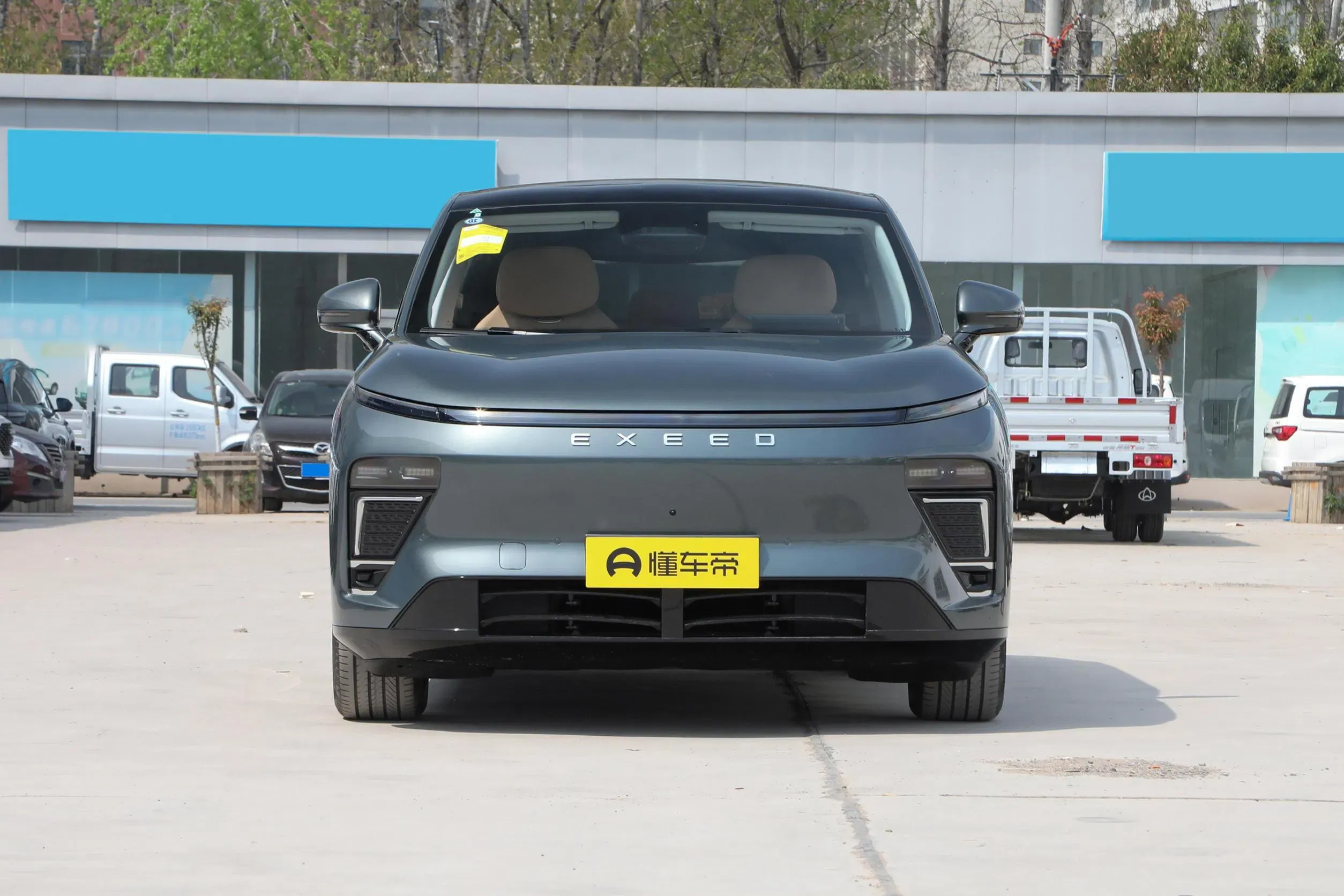 imgi_116_2024-Chery-Exeed-Sterra-Et-PRO-5-Doors-5-Seats-SUV-Used-Extended-Range-Car 2026 Exeed Sterra Et PRO 5 Doors 5 Seats SUV – In Stock in China | EVOVED - Image 1