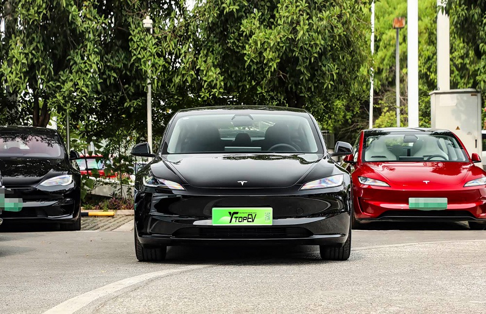 imgi_3_1_3(10) (1) 2026 Tesla Model 3 – China Export Vehicle | EVOVED - Image 1