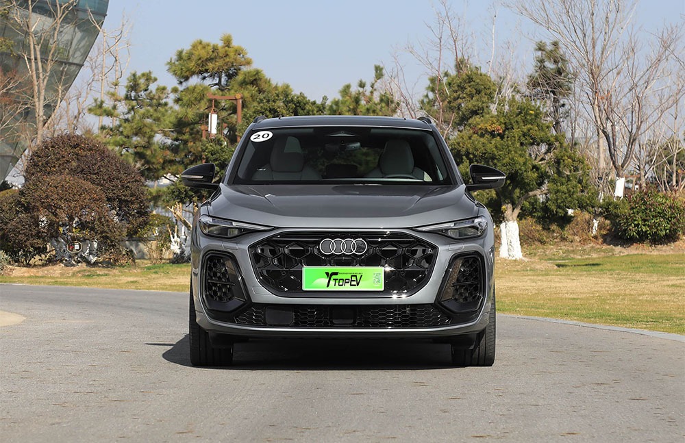 imgi_3_1_3(65) Audi Q5L 2026 – Factory Price From China | EVOVED - Image 1