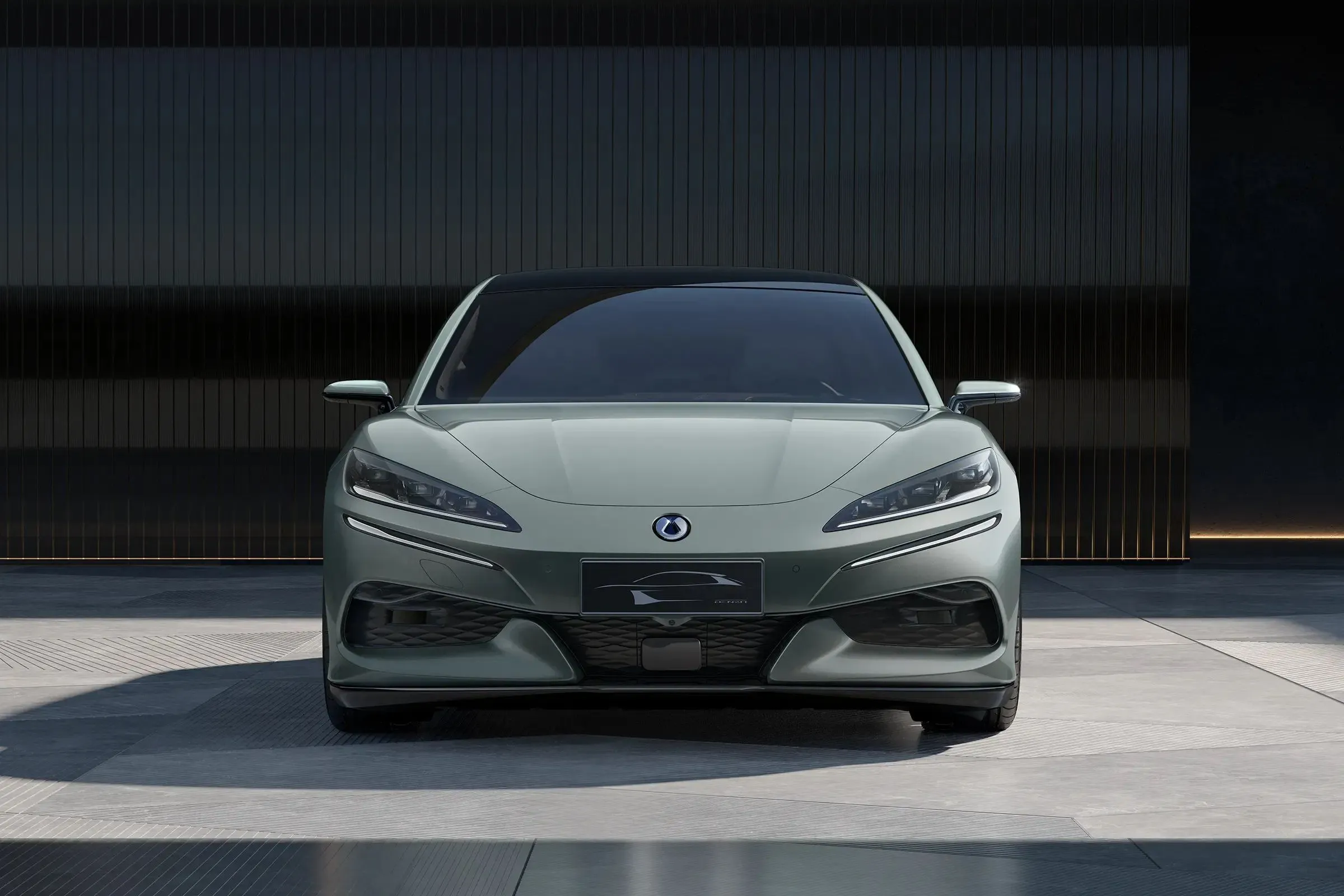 imgi_57_Denza-Z9gt-Dm-I-Flagship-New-Energy-Car-4WD Denza Z9gt Dm-I Flagship New Energy 4WD 3-Motors Hatchback Plug-in Hybrid – Ships Worldwide From China | EVOVED - Image 1