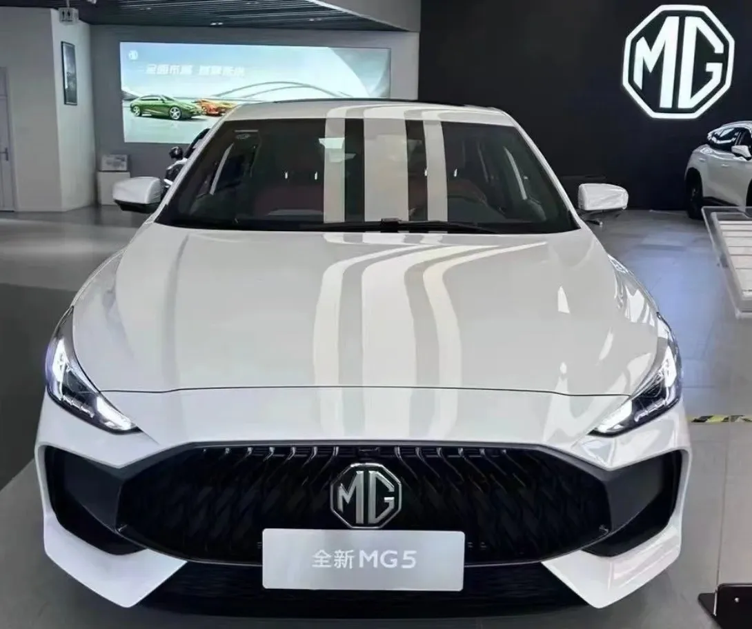 imgi_83_Mg5-in-Stock-New-Cars-Used-Mg5-5-Door-Manual-Automatic-2025-Mg5 Mg5 5-Door Manual Automatic 2026 – In Stock in China | EVOVED - Image 1