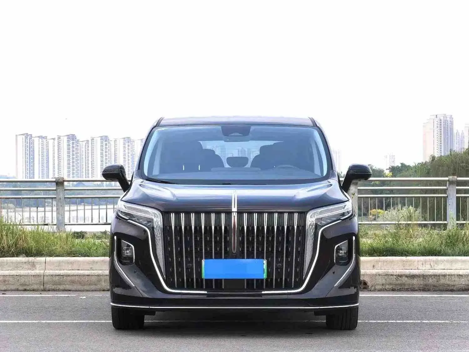 imgi_83_Used-2025-Hongqi-Hq9-Phev-220km-Range-Auto-Car-Used-Car-Hybrid-C 2026 Hongqi Hq9 Phev 220km Range – In Stock in China | EVOVED - Image 1