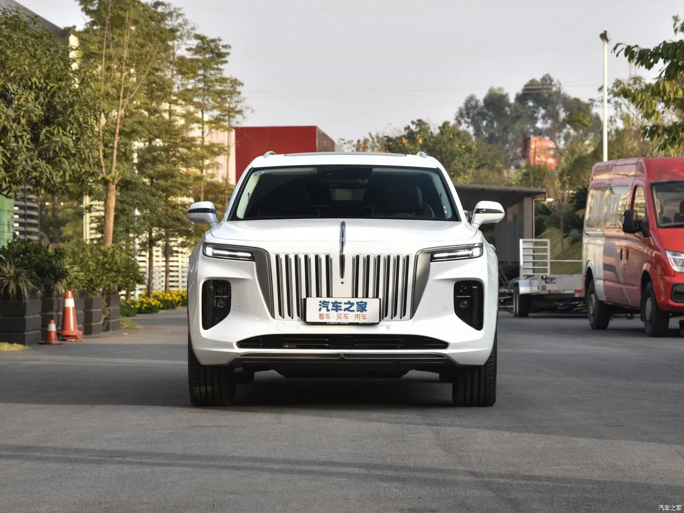 imgi_91_2023-Hongqi-E-HS9-New-Energy-Vehicles 2026 Hongqi E-HS9 New Energy Vehicles – In Stock in China | EVOVED - Image 1