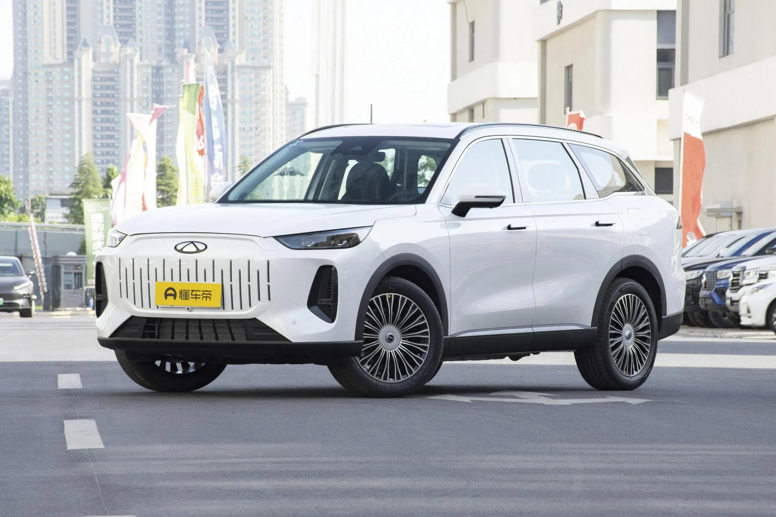 imgi_106_Chery-Fulwin-T9-2024-120km-Standard-Edition-Phev-Electric-Car-Price Chery Fulwin T9 – For Sale From China | EVOVED - Image 1