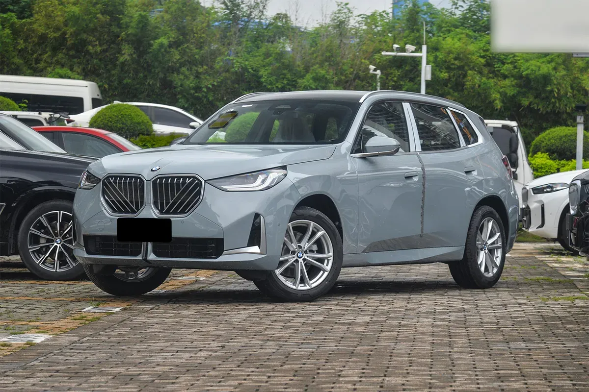 imgi_19_2025-BMW-X3-212HP-5-Seat-Auto-Luxury-SUV-Second-Hand-Car 2025 BMW X3 212HP 5 Seat Auto Luxury SUV – For Sale From China | EVOVED - Image 1