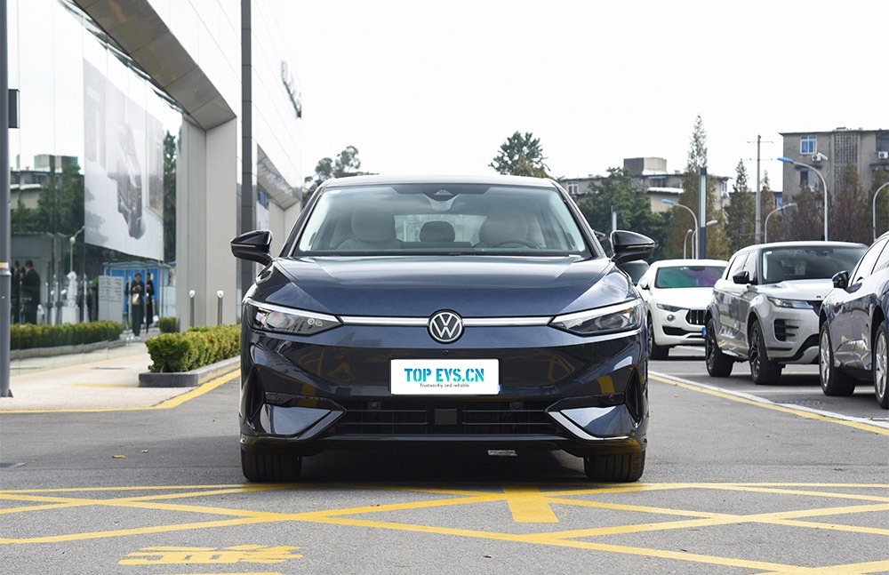 imgi_2_Volkswagen2 Volkswagen ID 7 VIZZION – Ready for Export From China | EVOVED - Image 1
