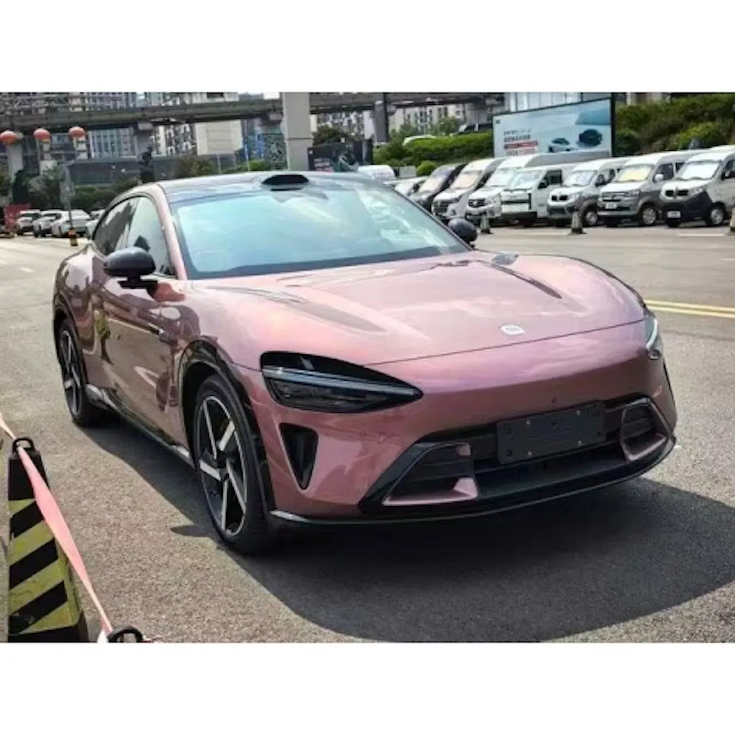 imgi_85_Used-Car-Hot-Sale-Stylish- Xiaomi Yu7 – For Sale From China | EVOVED - Image 1