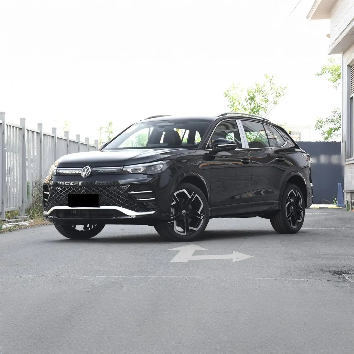 imgi_87_VW-Tiguan-L-2025-2-0t-220HP-5-Seat-Medium-SUV-Used-Car VW Tiguan L 2025 2.0t 220HP 5 Seat Medium SUV – For Sale From China | EVOVED - Image 1